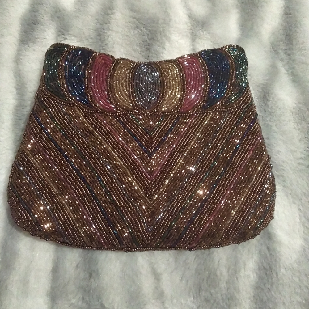 Beaded clutch